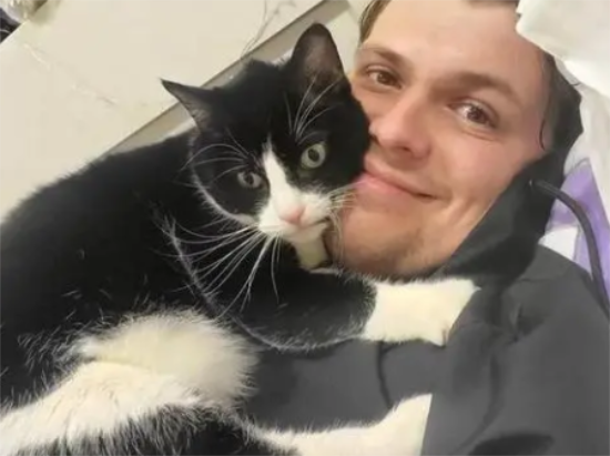 猫咪为啥不喜欢和人睡
