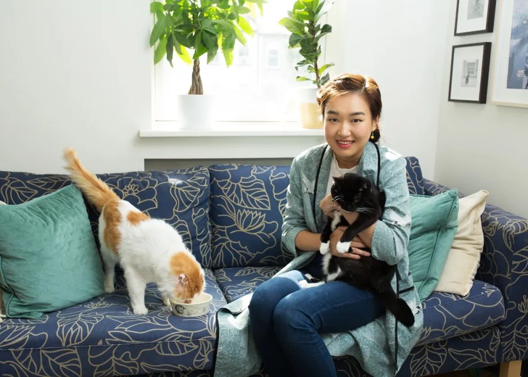 色咪咪？科研称猫咪更喜欢向少女卖萌！女性养一只猫有好处(图1)